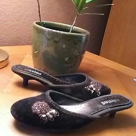 Vintage, Unlisted ,Velour kitten heels - Picture 2 of 4